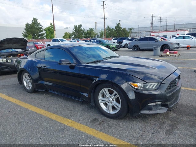 Salvage Ford Mustang Image