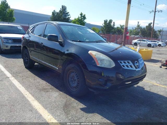 Salvage Nissan Rogue Image