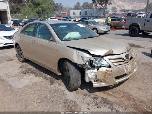 Salvage Toyota Camry Image