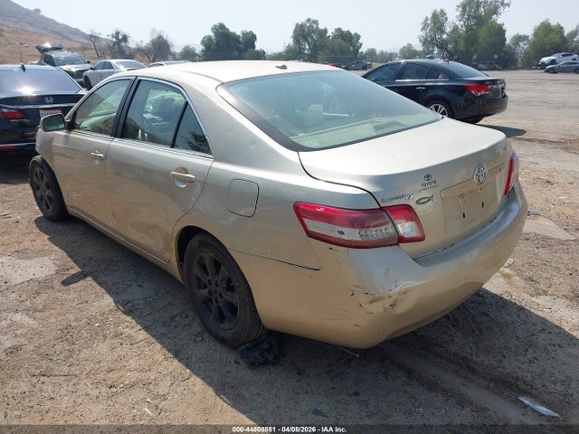 Toyota Camry Le
