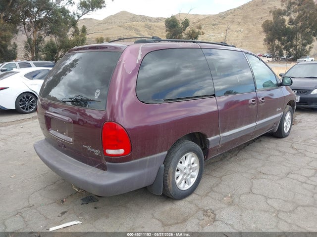 Plymouth Grand Voyager Se