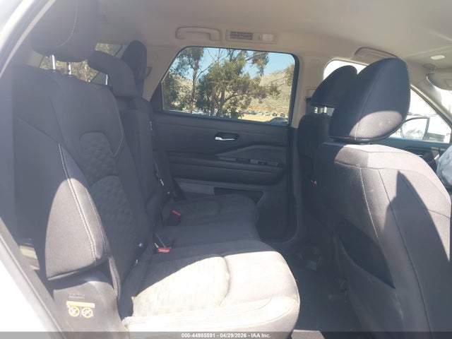 Nissan Pathfinder S 2wd