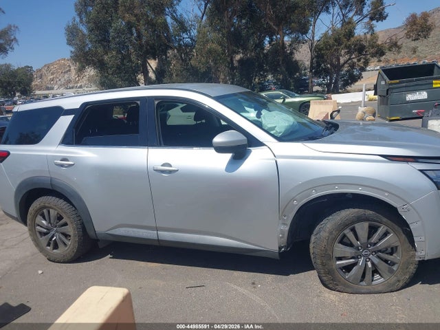 Nissan Pathfinder S 2wd