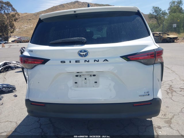Toyota Sienna Le