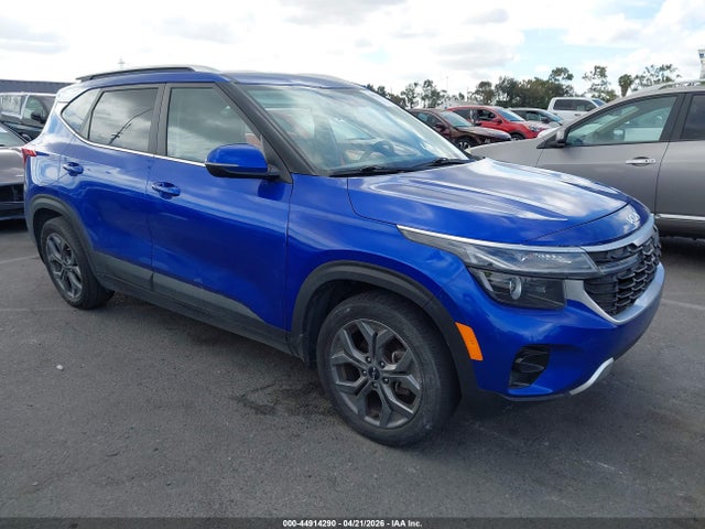 Salvage Kia Seltos Image