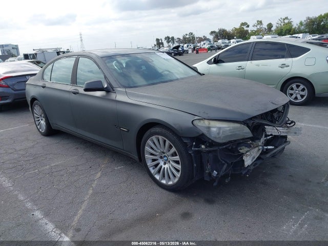 Salvage BMW 7 Series Image