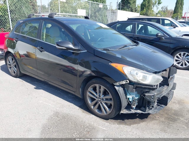 Salvage Hyundai ELANTRA Image