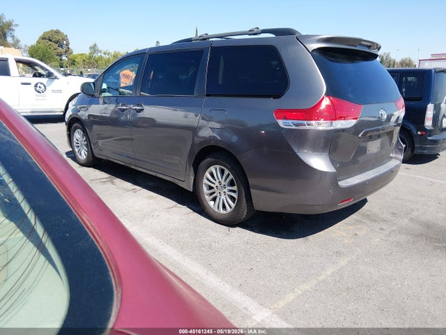 Toyota Sienna Xle V6