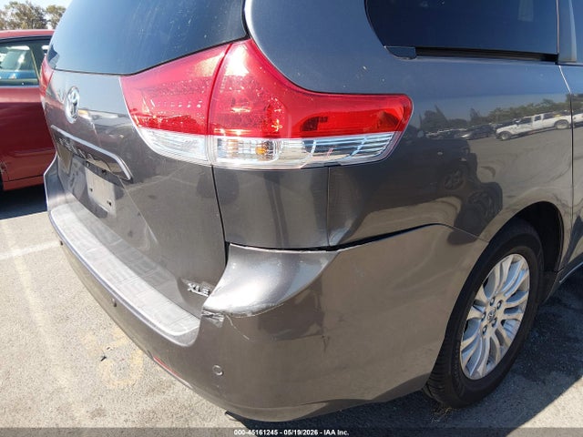 Toyota Sienna Xle V6
