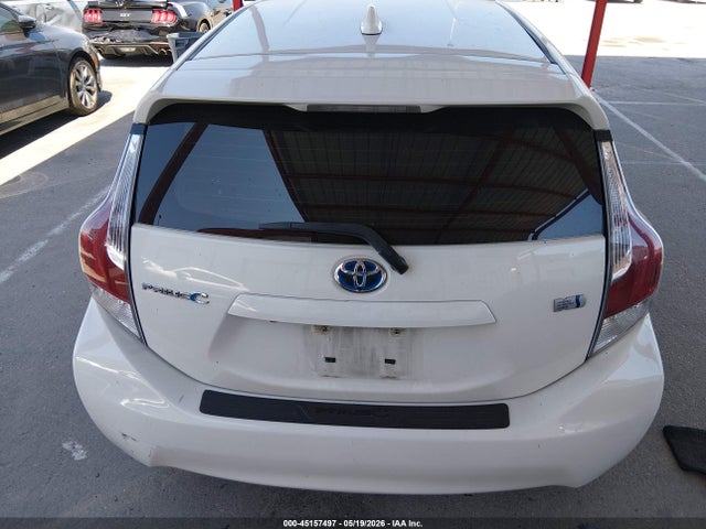 Toyota Prius c Four
