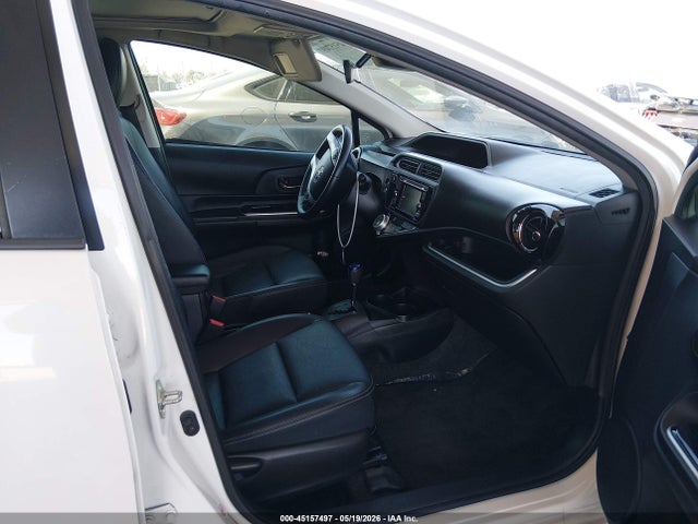 Toyota Prius c Four