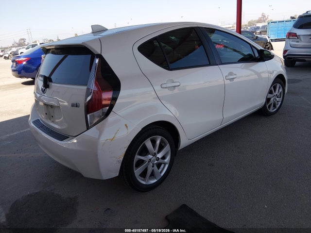 Toyota Prius c Four