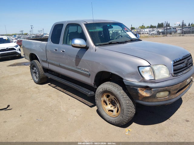 Salvage Toyota Tundra Image