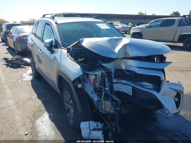 Salvage Toyota RAV4 Image