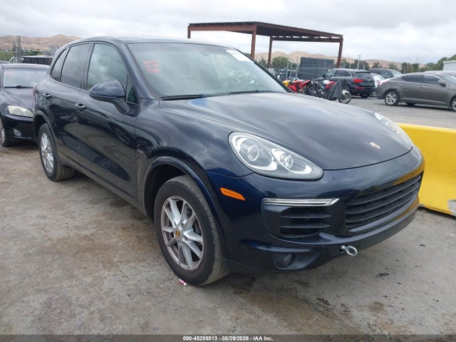 Salvage Porsche Cayenne Image