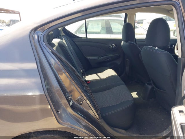 Nissan Versa