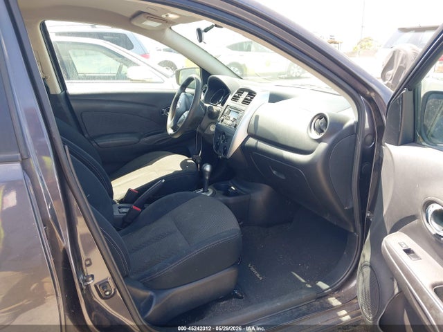 Nissan Versa