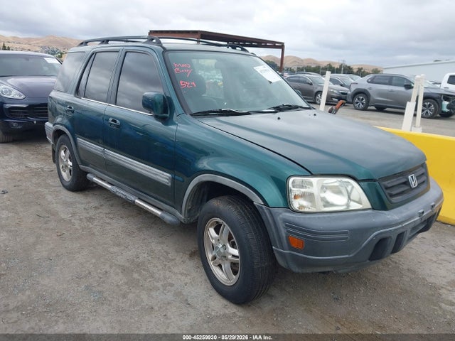 Salvage Honda CR-V Image