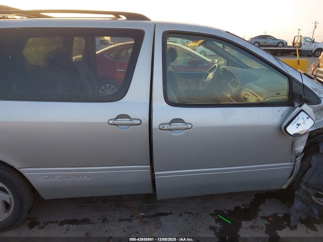 Toyota Sienna Le