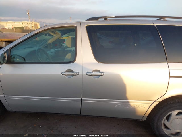 Toyota Sienna Le