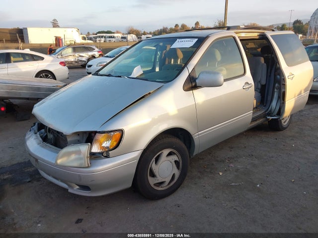 Toyota Sienna Le