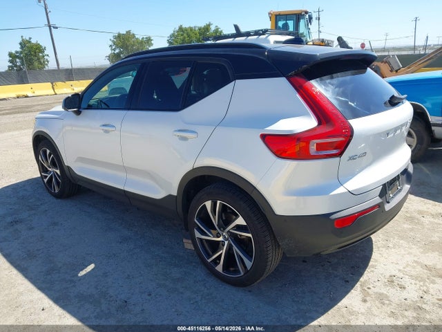 Volvo XC40 T5 R-design