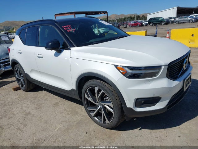 Salvage Volvo XC40 Image