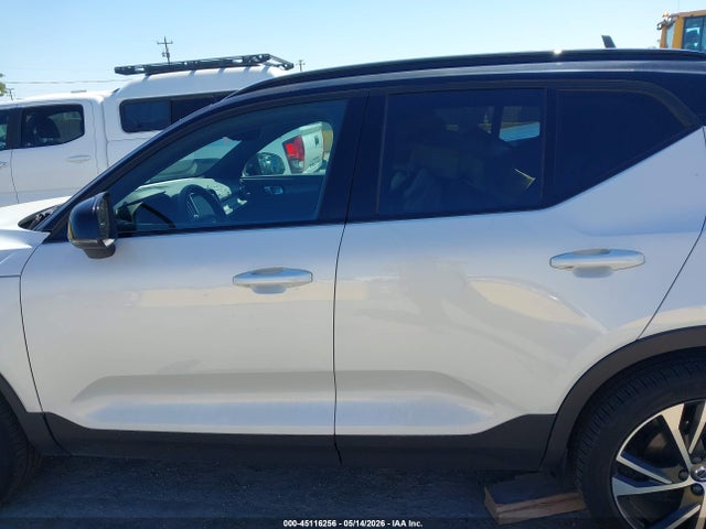Volvo XC40 T5 R-design