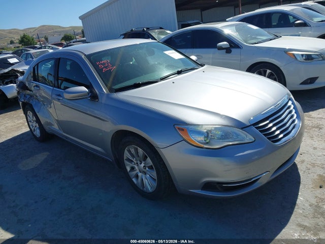 Salvage Chrysler 200 Image