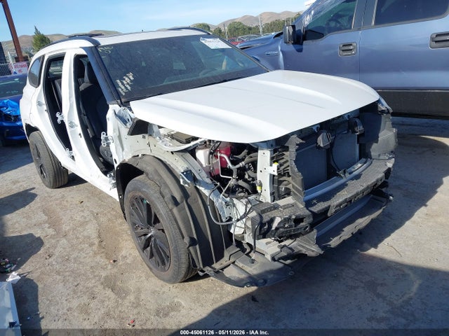 Salvage Toyota Highlander Image