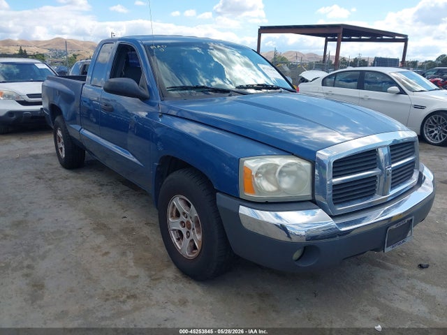 Salvage Dodge Dakota Image