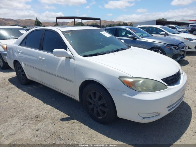 Salvage Toyota Camry Image