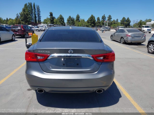 Nissan Maxima