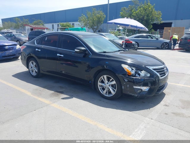 Salvage Nissan Altima Image