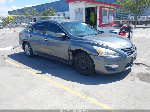Salvage Nissan Altima Image