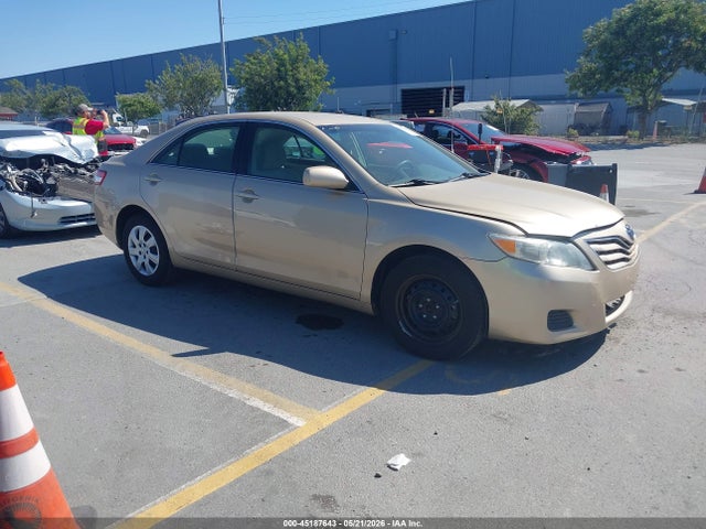 Salvage Toyota Camry Image
