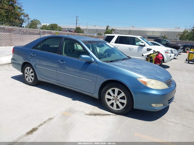 Salvage Toyota Camry Image