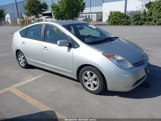 Salvage Toyota Prius Image