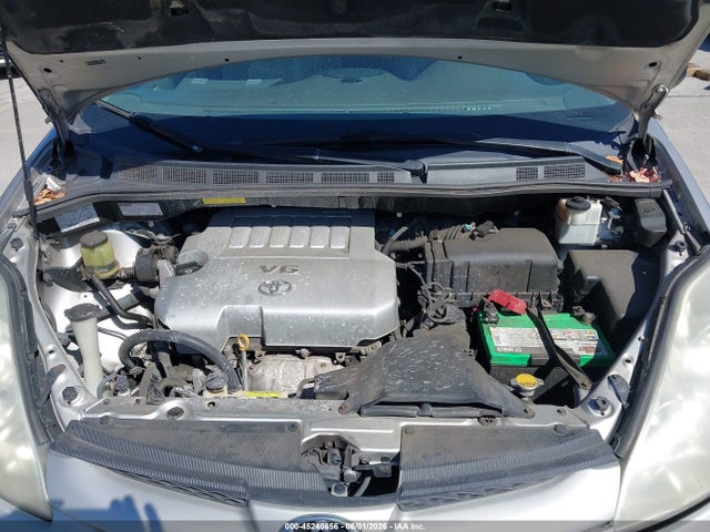 Toyota Sienna Le