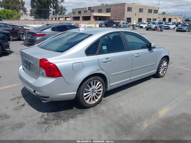 Volvo S40
