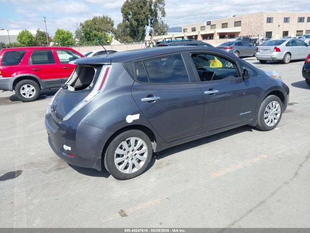 Nissan LEAF S