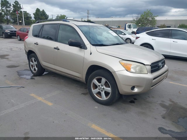 Salvage Toyota RAV4 Image