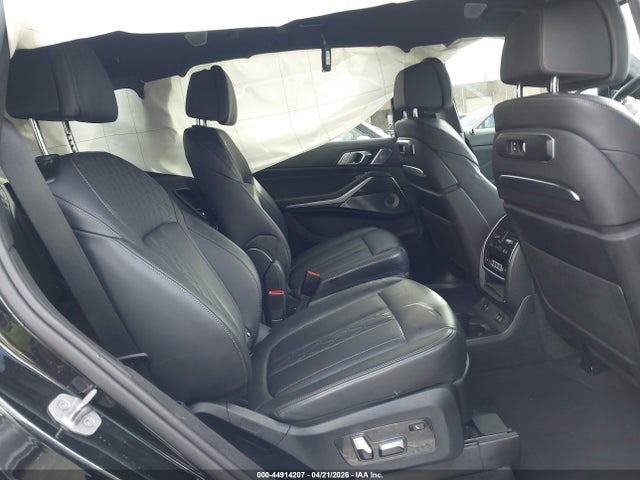 BMW X Series M60i