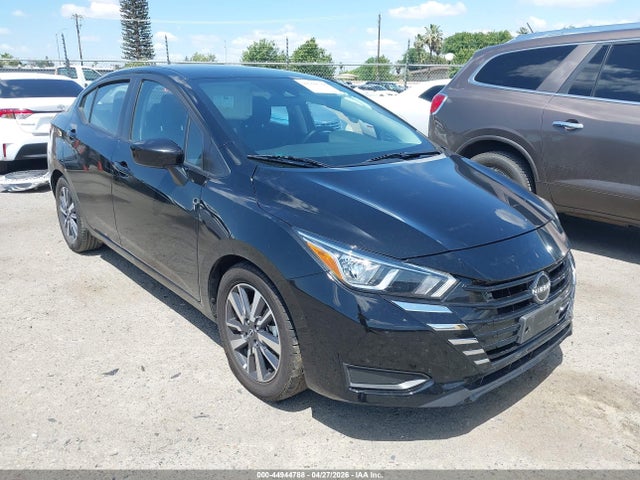 Salvage Nissan Versa Image