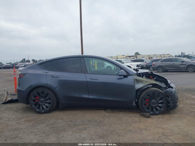 Tesla Model Y Performance Dual Motor All-wheel Drive