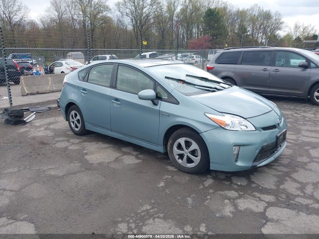 Salvage Toyota Prius Image
