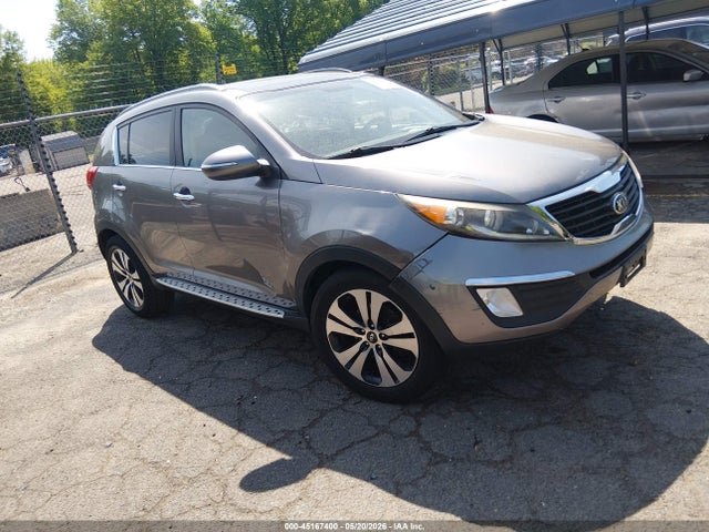 Salvage Kia Sportage Image