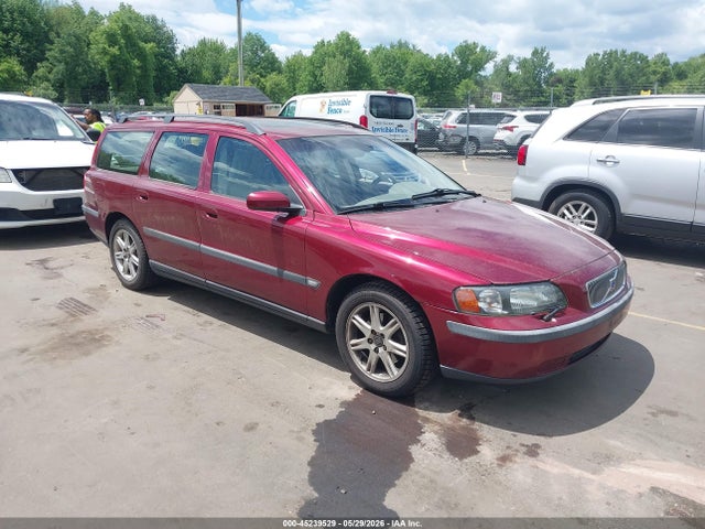 Salvage Volvo V70 Image
