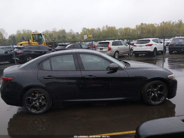 Alfa Romeo Giulia Estrema Awd