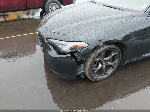 Alfa Romeo Giulia Estrema Awd